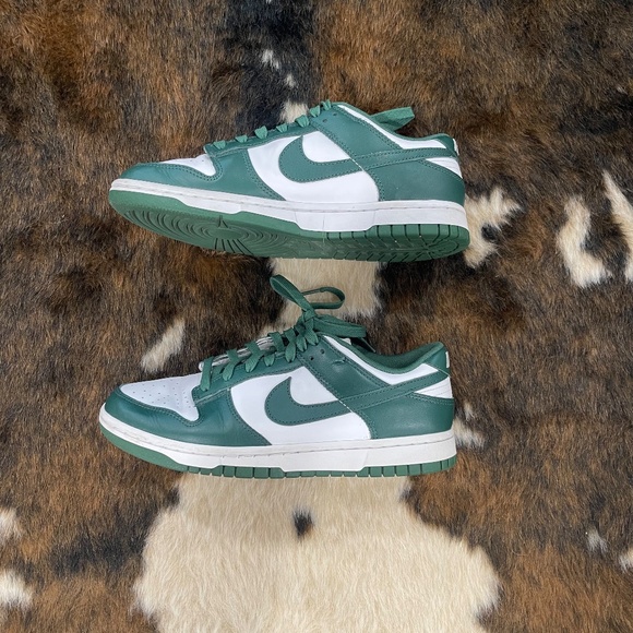 Michigan state nike low dunks - Picture 2 of 7